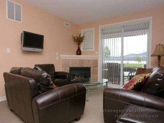 Sunset Waterfront Resort - #117 - 3 Bdrm - Kelowna (CVH)