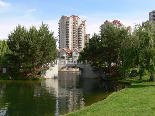 Sunset Waterfront Resort - #117 - 3 Bdrm - Kelowna (CVH)