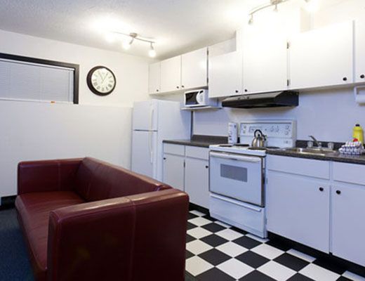 Bulldog Hotel - 1 Bdrm + Alcove - Silver Star