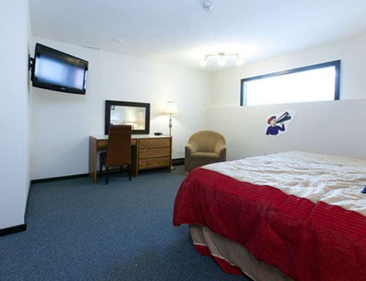 Bulldog Hotel - 1 Bdrm + Alcove - Silver Star