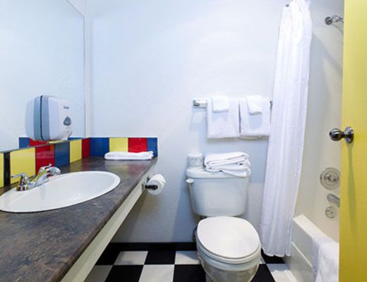 Bulldog Hotel - 1 Bdrm + Alcove - Silver Star