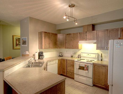 Sunset Waterfront Resort - #702 - 2 Bdrm - Kelowna (KRA)