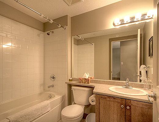 Sunset Waterfront Resort - #702 - 2 Bdrm - Kelowna (KRA)