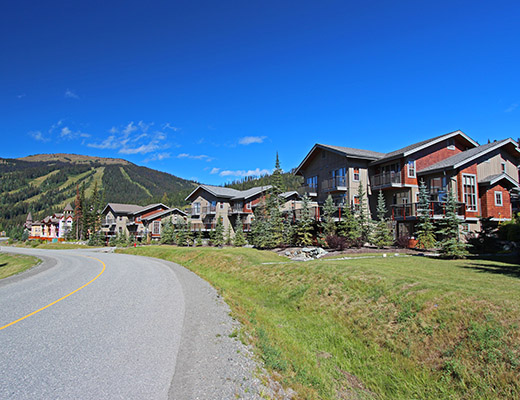 Trapper's Landing #29 - 4 Bdrm + Den HT - Sun Peaks (TM)