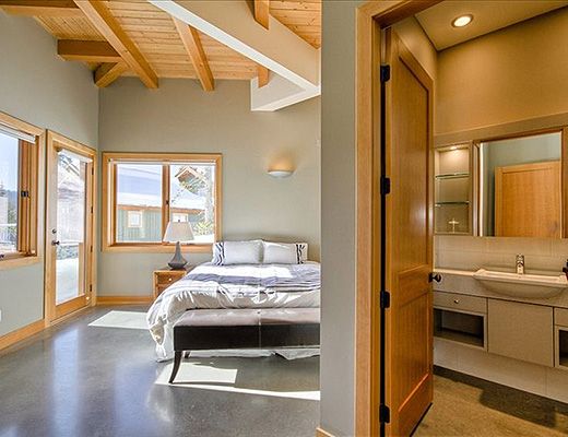 Moosehead Lodge - 4 Bdrm + Den HT - Sun Peaks (TM 15)