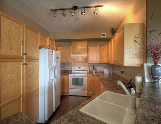Discovery Bay Resort - #411 - 2 Bdrm - Kelowna (KRA)