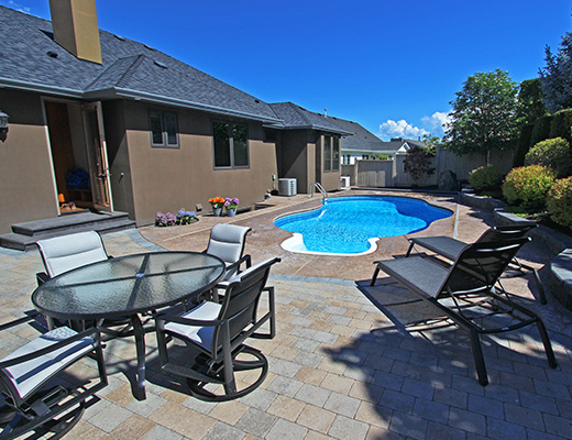 Viewpoint Deluxe - 5 Bdrm w/ Pool HT - Kelowna (CVH)
