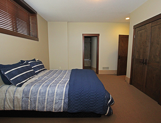 Viewpoint Deluxe - 5 Bdrm w/ Pool HT - Kelowna (CVH)