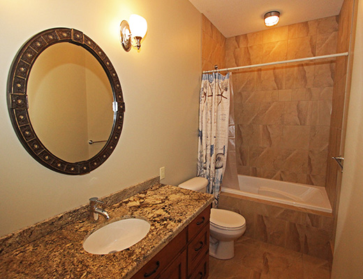 Viewpoint Deluxe - 5 Bdrm w/ Pool HT - Kelowna (CVH)
