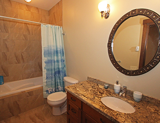 Viewpoint Deluxe - 5 Bdrm w/ Pool HT - Kelowna (CVH)