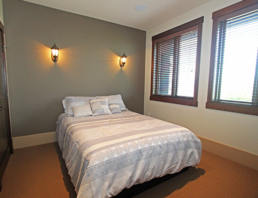 Viewpoint Deluxe - 5 Bdrm w/ Pool HT - Kelowna (CVH)
