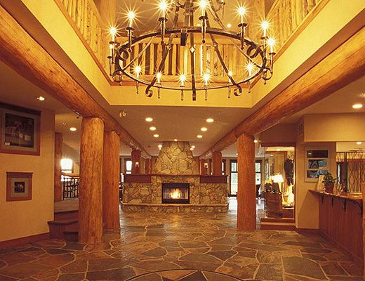 Snow Creek Lodge #201 - 2 Bdrm (Premium) - Fernie