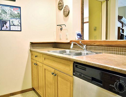 Snow Creek Lodge #217 - 2 Bdrm (Premium) - Fernie