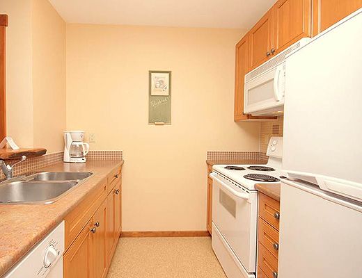 Snow Creek Lodge #303 - 2 Bdrm (Standard) - Fernie