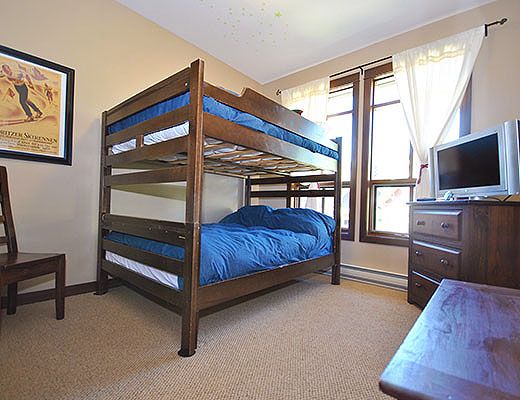 Stone's Throw #27 - 2 Bdrm HT - Sun Peaks (TM)