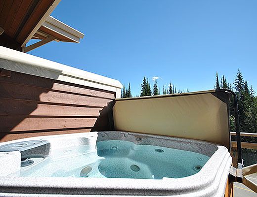 Stone's Throw #27 - 2 Bdrm HT - Sun Peaks (TM)