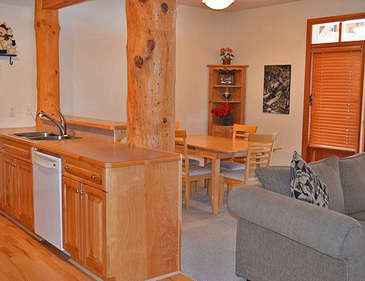 Red Rob's #8 - 2 Bdrm HT - Red Mountain