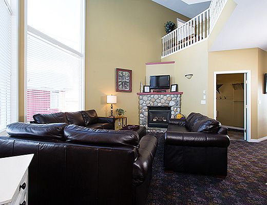 Purple Palace Main - 4 Bdrm + Loft HT (E) - Silver Star (VC)