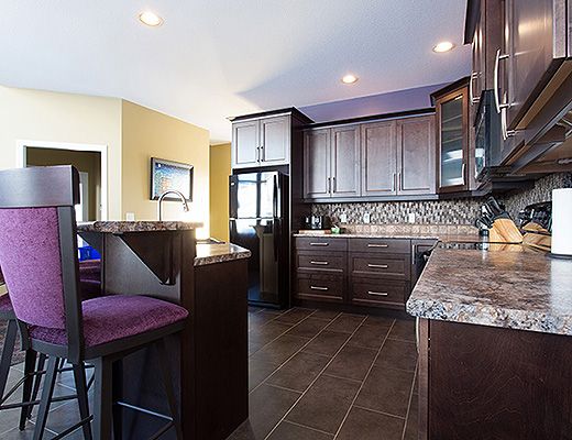 Purple Palace Main - 4 Bdrm + Loft HT (E) - Silver Star (VC)