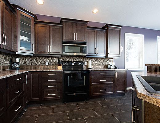 Purple Palace Main - 4 Bdrm + Loft HT (E) - Silver Star (VC)