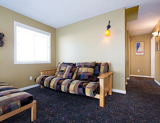 Purple Palace Main - 4 Bdrm + Loft HT (E) - Silver Star (VC)