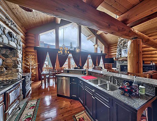 Fairways Lodge - 4 Bdrm HT - Sun Peaks (TM)