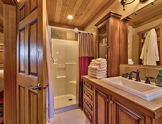 Fairways Lodge - 4 Bdrm HT - Sun Peaks (TM)