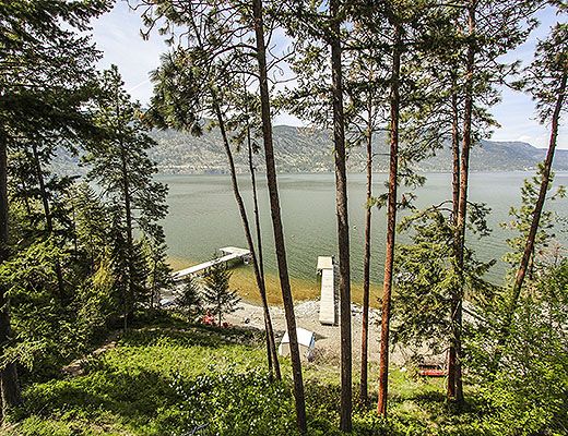 Lake House Getaway - 4 Bdrm - Kelowna (CVH)