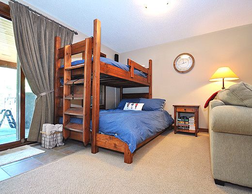 Trapper's Landing #39 - 2 Bdrm + Den HT - Sun Peaks (TM)