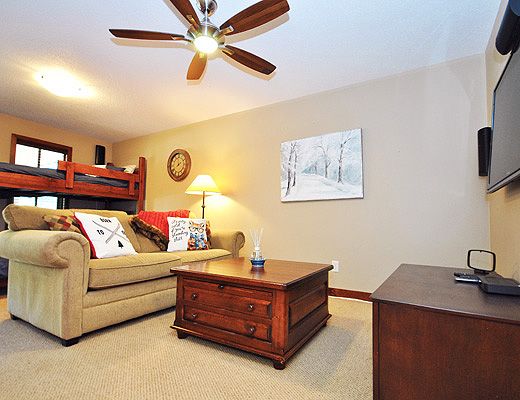 Trapper's Landing #39 - 2 Bdrm + Den HT - Sun Peaks (TM)