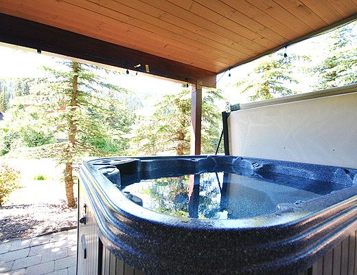 Trapper's Landing #39 - 2 Bdrm + Den HT - Sun Peaks (TM)