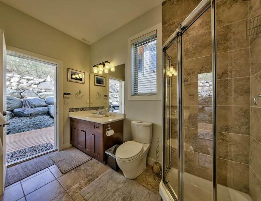 Peaks Retreat - 4 Bdrm HT - Sun Peaks