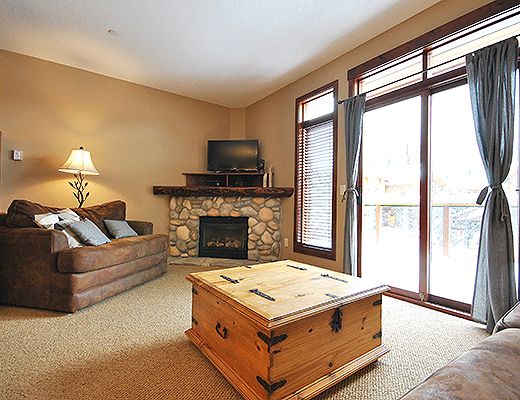 Woodhaven #12 - 2 Bdrm + Den HT - Sun Peaks (TM)
