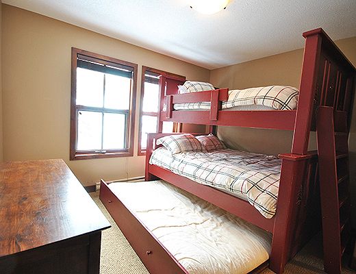 Woodhaven #12 - 2 Bdrm + Den HT - Sun Peaks (TM)
