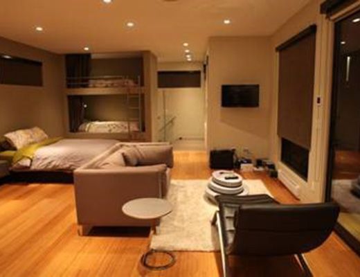 Contemporary Paradise - 4 Bdrm HT + Carriage House - Summerland