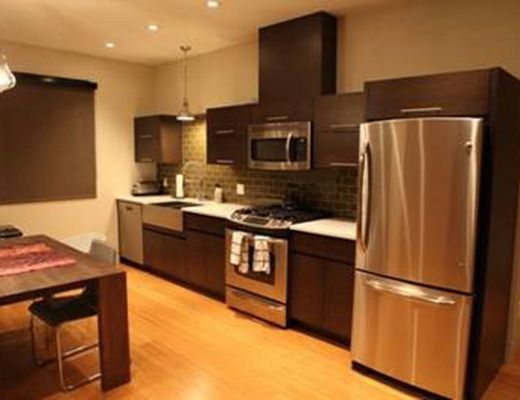 Contemporary Paradise - 4 Bdrm HT + Carriage House - Summerland