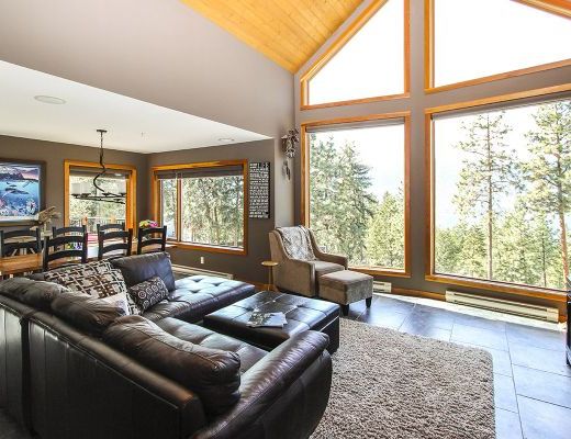Treetop Lakeview Home - 2 Bdrm + Loft - Lake Country