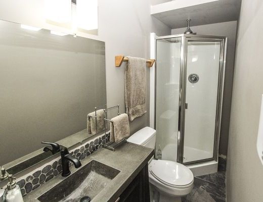 Treetop Lakeview Home - 2 Bdrm + Loft - Lake Country