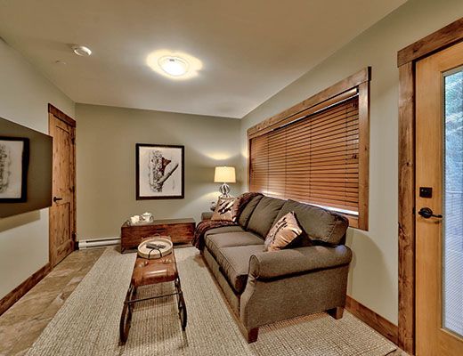 Village Walk #4 (Leopards Landing) - 3 Bdrm + Den HT - Sun Peaks (TM)