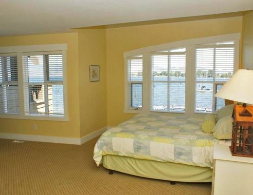 Mission Shores - Nautica Suite - Beachfront - 4 Bdrm - Kelowna