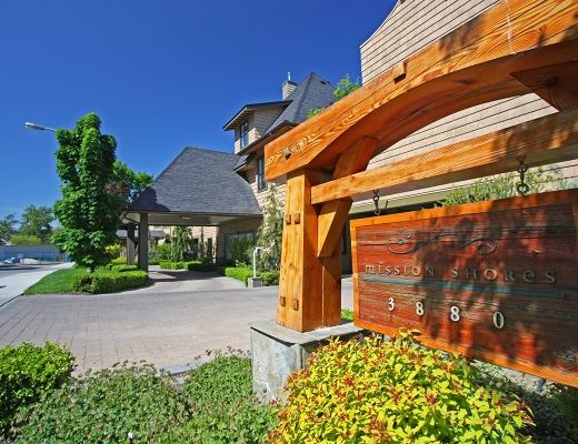 Mission Shores - Nautica Suite - Beachfront - 4 Bdrm - Kelowna