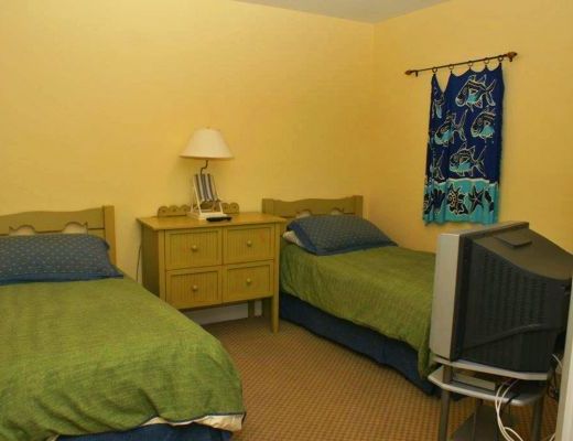 Mission Shores - Nautica Suite - Beachfront - 3 Bdrm - Kelowna