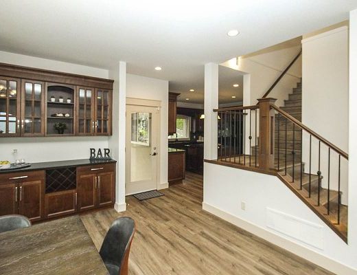 Summer House - 5 Bdrm w/ Heated Pool and Hot tub - West Kelowna (CVH)