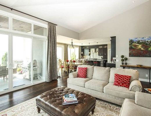 Blue Sky Retreat - 4 Bdrm w/ Pool HT - Kelowna