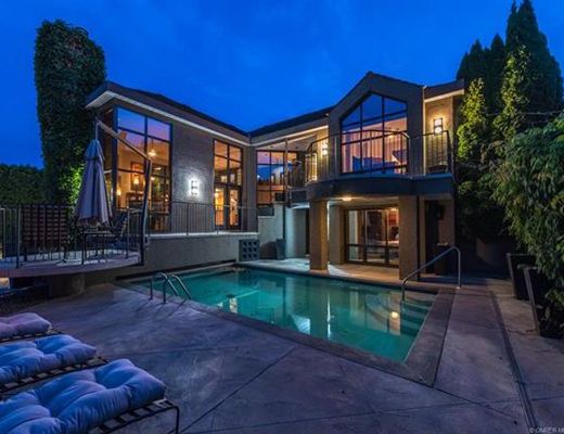 The Legend - 4 Bdrm w/Pool HT - Kelowna (CVH)