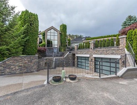 The Legend - 4 Bdrm w/Pool HT - Kelowna (CVH)