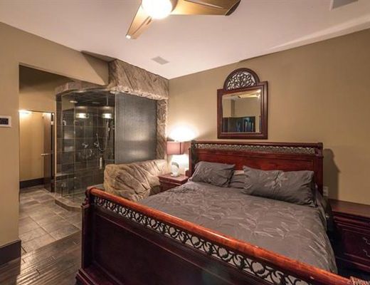 The Legend - 4 Bdrm w/Pool HT - Kelowna (CVH)