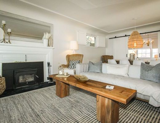 The White House - 5 Bedroom with Boat Lift - Kelowna