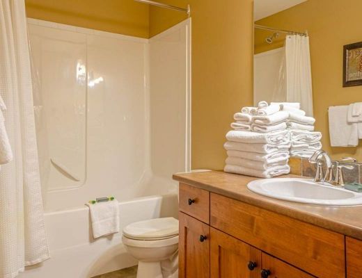 Settlers Crossing #61 - 2 Bdrm HT - Sun Peaks