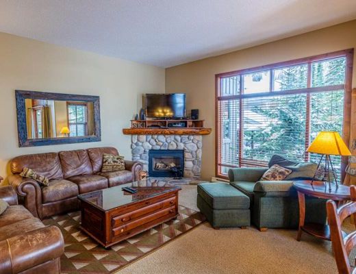 Trapper's Landing #05 - 3 Bdrm + Den HT - Sun Peaks